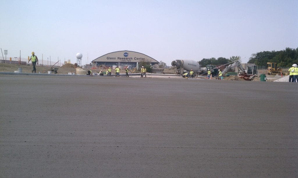 Concrete contractor Dayton, Toledo, Cleveland, Columbus Ohio, Pennsylvania, West Virginia we can save you time and money with our newest technology laser screed and riding power trowels.